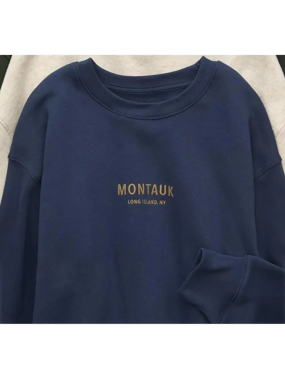 AE Everyday Luxe Graphic Crew Neck Sweatshirt American Eagle NWT Navy Small